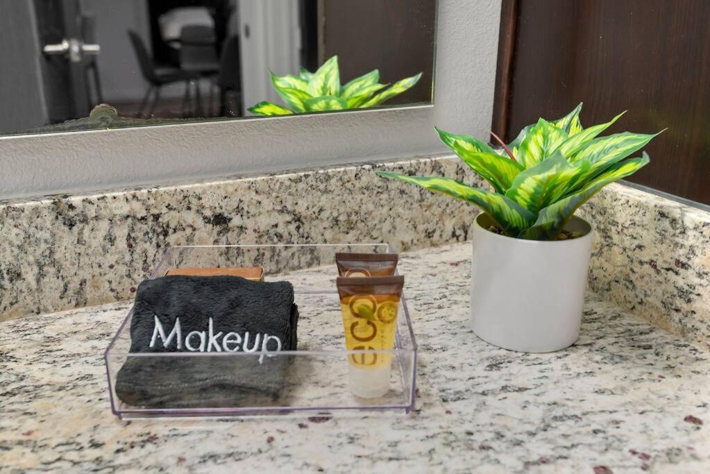 The Waterway Getaway Suite The Woodlands Exterior foto